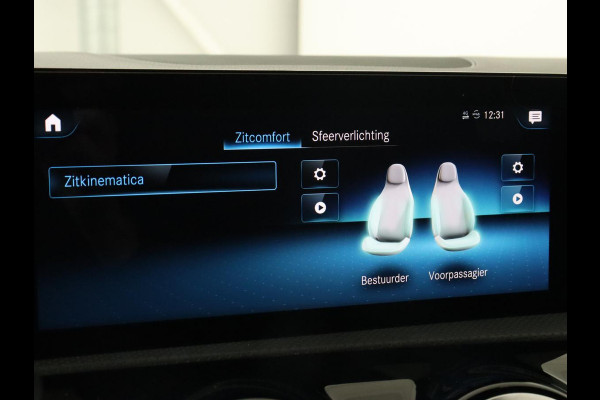Mercedes-Benz CLA-Klasse 200 Business Solution AMG | Panoramadak | Stoelverwarming | Adaptive cruise | Camera | Memory | Matrix LED | Keyless | Sfeerverlichting | Widescreen