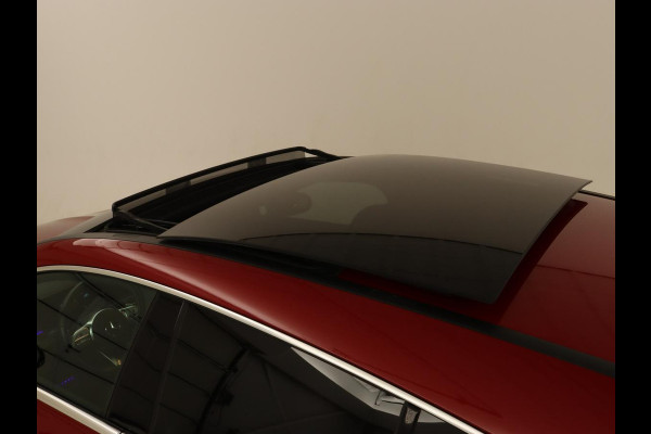 Mercedes-Benz CLA-Klasse 200 Business Solution AMG | Panoramadak | Stoelverwarming | Adaptive cruise | Camera | Memory | Matrix LED | Keyless | Sfeerverlichting | Widescreen