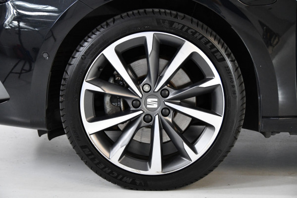 Seat Leon 1.4 TSI eHybrid PHEV Pano FR Business Intense