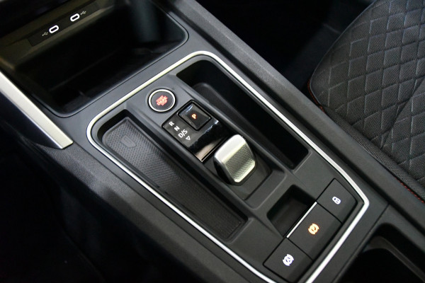 Seat Leon 1.4 TSI eHybrid PHEV Pano FR Business Intense