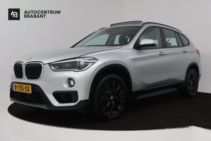 BMW X1 SDrive18i (PANORAMADAK, TREKHAAK, STOELVERWARMING, NAVIGATIE, DEALER ONDERHOUDEN)
