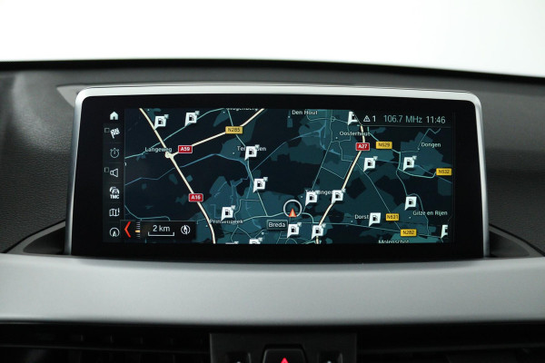 BMW X1 SDrive18i (PANORAMADAK, TREKHAAK, STOELVERWARMING, NAVIGATIE, DEALER ONDERHOUDEN)