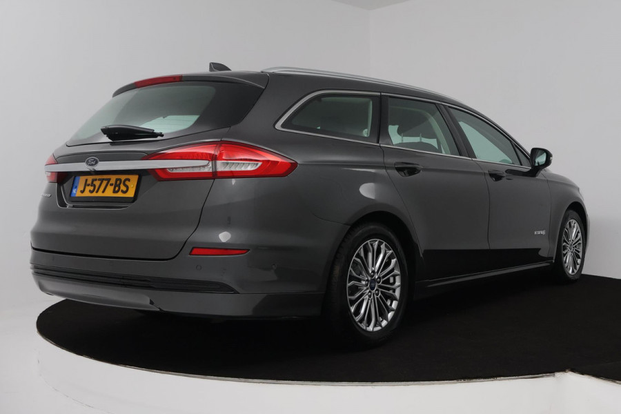 Ford Mondeo Wagon 2.0 IVCT HEV Titanium (STOELVERWARMING, ACHTERUITRIJCAMERA, NAVIGATIE, PARKEERSENSOREN, CRUISE CONTROL)