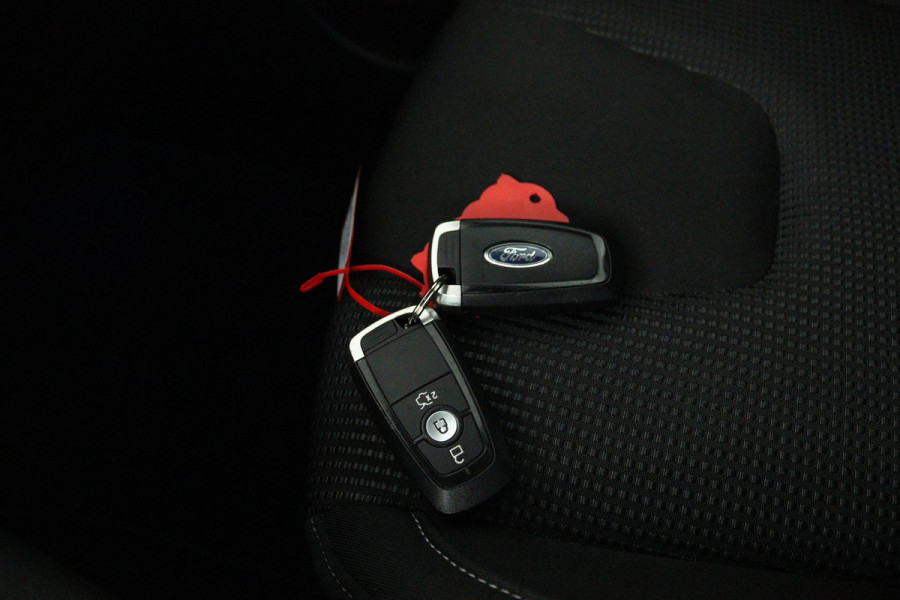 Ford Mondeo Wagon 2.0 IVCT HEV Titanium (STOELVERWARMING, ACHTERUITRIJCAMERA, NAVIGATIE, PARKEERSENSOREN, CRUISE CONTROL)