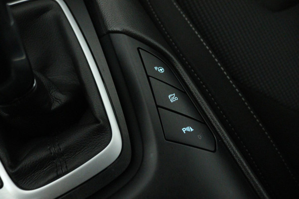 Ford Mondeo Wagon 2.0 IVCT HEV Titanium (STOELVERWARMING, ACHTERUITRIJCAMERA, NAVIGATIE, PARKEERSENSOREN, CRUISE CONTROL)