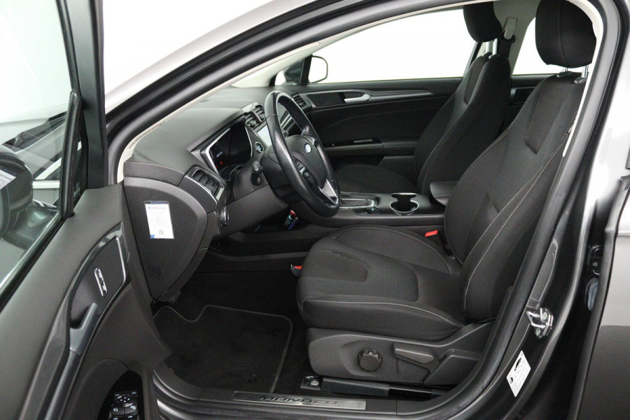 Ford Mondeo Wagon 2.0 IVCT HEV Titanium (STOELVERWARMING, ACHTERUITRIJCAMERA, NAVIGATIE, PARKEERSENSOREN, CRUISE CONTROL)