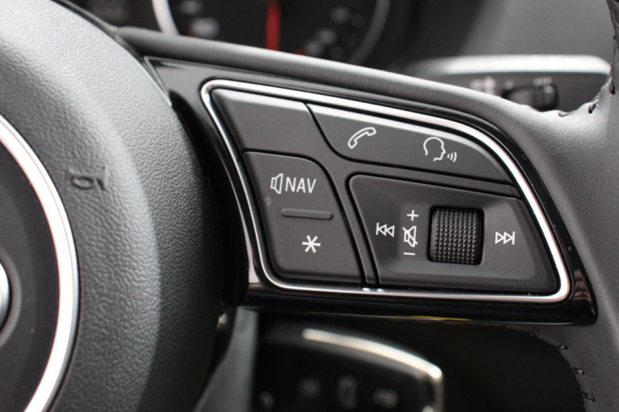 Audi Q2 30 TFSI Sport Prestige plus Navigatie Apple Carplay/Android Auto Climatronic PDC V+A LMV Adaptive cruise control