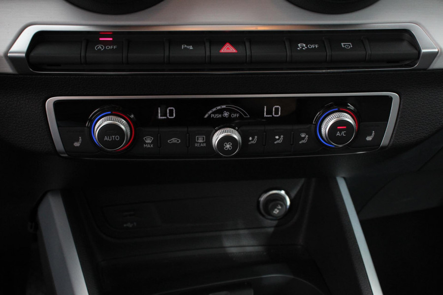Audi Q2 30 TFSI Sport Prestige plus Navigatie Apple Carplay/Android Auto Climatronic PDC V+A LMV Adaptive cruise control