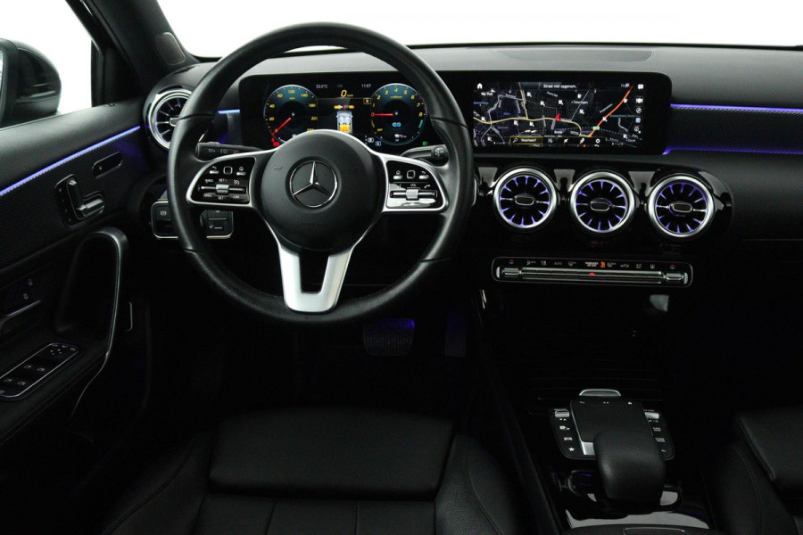 Mercedes-Benz A-Klasse 250 e Business Solution Luxury Limited (PANORAMADAK, STOELVERWARMING, SFEERVERLICHTING. ELEKTR STOELEN)
