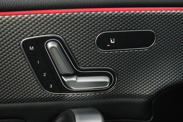 Mercedes-Benz A-Klasse 250 e Business Solution Luxury Limited (PANORAMADAK, STOELVERWARMING, SFEERVERLICHTING. ELEKTR STOELEN)