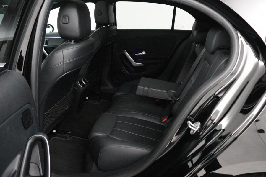 Mercedes-Benz A-Klasse 250 e Business Solution Luxury Limited (PANORAMADAK, STOELVERWARMING, SFEERVERLICHTING. ELEKTR STOELEN)