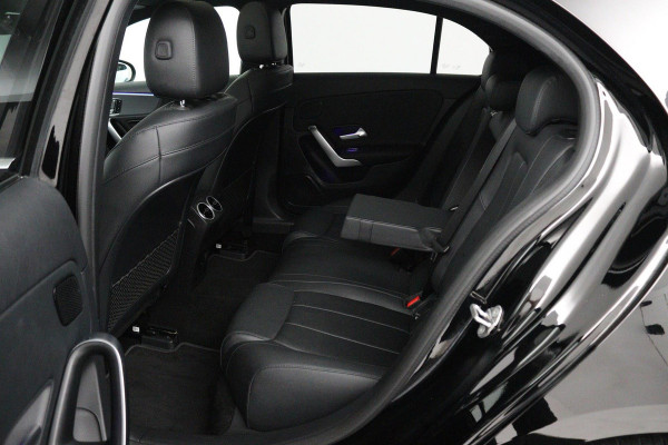 Mercedes-Benz A-Klasse 250 e Business Solution Luxury Limited (PANORAMADAK, STOELVERWARMING, SFEERVERLICHTING. ELEKTR STOELEN)