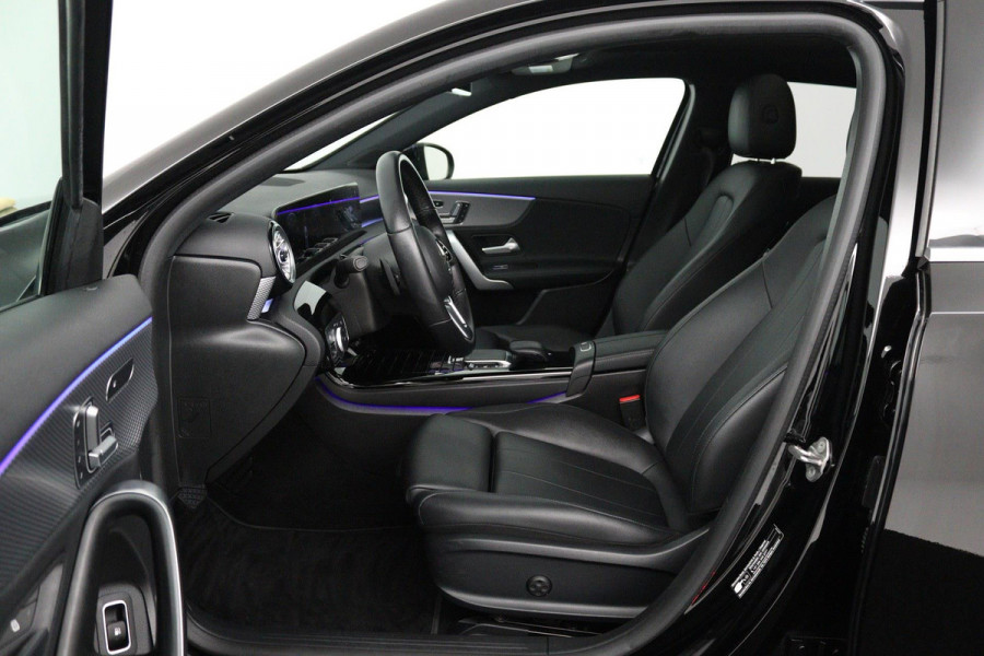 Mercedes-Benz A-Klasse 250 e Business Solution Luxury Limited (PANORAMADAK, STOELVERWARMING, SFEERVERLICHTING. ELEKTR STOELEN)