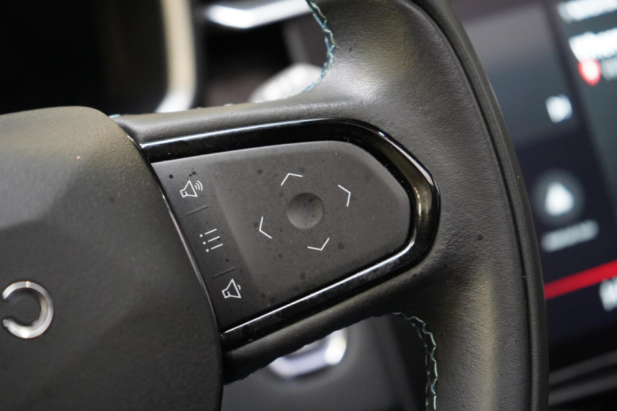 Lynk & Co 01 1.5 | Zwart optiek | Panoramadak | Navigatie | Memory | Apple CarPlay