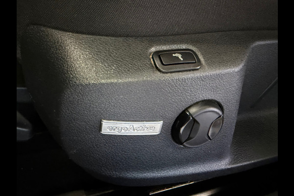Volkswagen Golf 1.4 TSI Business AUT. PANORAMADAK NAVIGATIE ERGO ACTIVE PDC AIRCO CRUISE STOELVERWARMING KEYLESS-GO