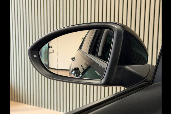 Volkswagen Golf 1.4 TSI Business AUT. PANORAMADAK NAVIGATIE ERGO ACTIVE PDC AIRCO CRUISE STOELVERWARMING KEYLESS-GO