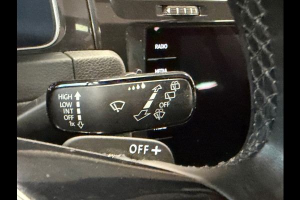 Volkswagen Golf 1.4 TSI Business AUT. PANORAMADAK NAVIGATIE ERGO ACTIVE PDC AIRCO CRUISE STOELVERWARMING KEYLESS-GO