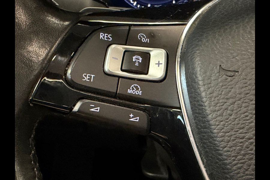 Volkswagen Golf 1.4 TSI Business AUT. PANORAMADAK NAVIGATIE ERGO ACTIVE PDC AIRCO CRUISE STOELVERWARMING KEYLESS-GO