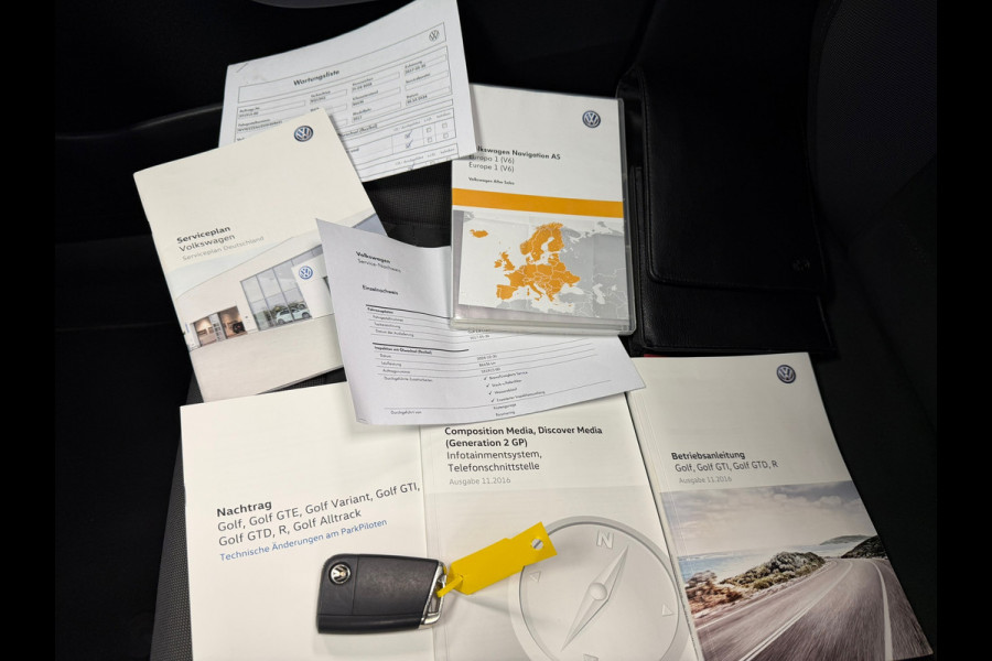 Volkswagen Golf 1.4 TSI Business AUT. PANORAMADAK NAVIGATIE ERGO ACTIVE PDC AIRCO CRUISE STOELVERWARMING KEYLESS-GO