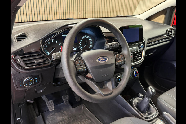 Ford Fiesta 1.1 Trend CAMERA APPLE CARPLAY STOELVERWARMING PDC AIRCO CRUISE