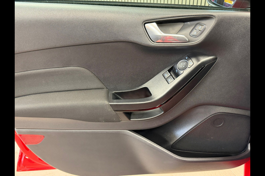 Ford Fiesta 1.1 Trend CAMERA APPLE CARPLAY STOELVERWARMING PDC AIRCO CRUISE