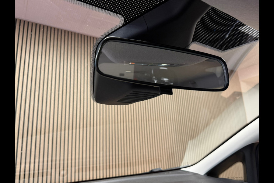 Ford Fiesta 1.1 Trend CAMERA APPLE CARPLAY STOELVERWARMING PDC AIRCO CRUISE