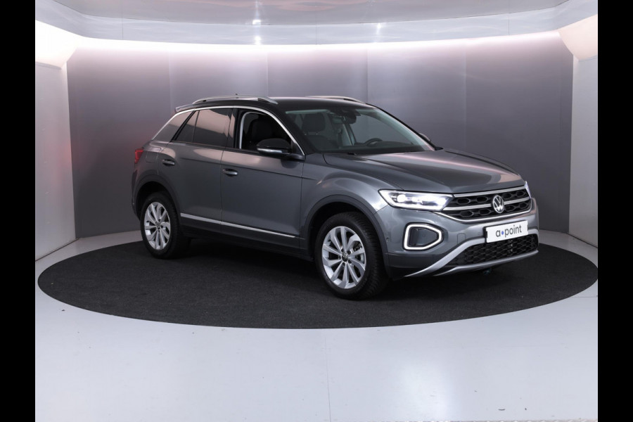 Volkswagen T-Roc 1.5 TSI Style 150 PK DSG | Trekhaak afneembaar | Navigatie | Stoel verwarming en massage | Alcantara |
