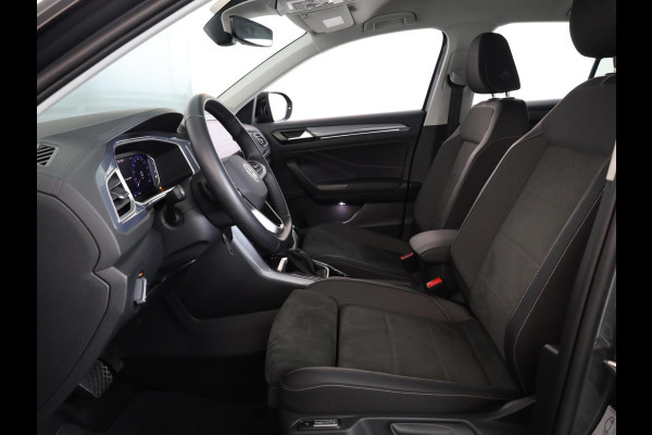 Volkswagen T-Roc 1.5 TSI Style 150 PK DSG | Trekhaak afneembaar | Navigatie | Stoel verwarming en massage | Alcantara |