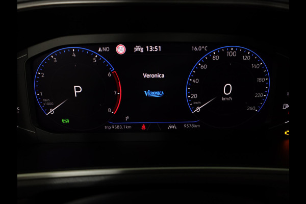 Volkswagen T-Roc 1.5 TSI Style 150 PK DSG | Trekhaak afneembaar | Navigatie | Stoel verwarming en massage | Alcantara |