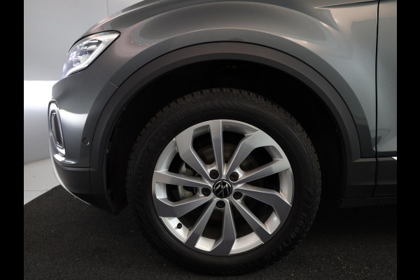 Volkswagen T-Roc 1.5 TSI Style 150 PK DSG | Trekhaak afneembaar | Navigatie | Stoel verwarming en massage | Alcantara |