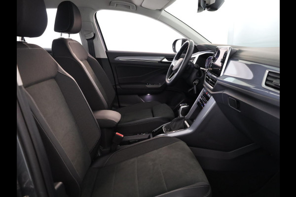 Volkswagen T-Roc 1.5 TSI Style 150 PK DSG | Trekhaak afneembaar | Navigatie | Stoel verwarming en massage | Alcantara |