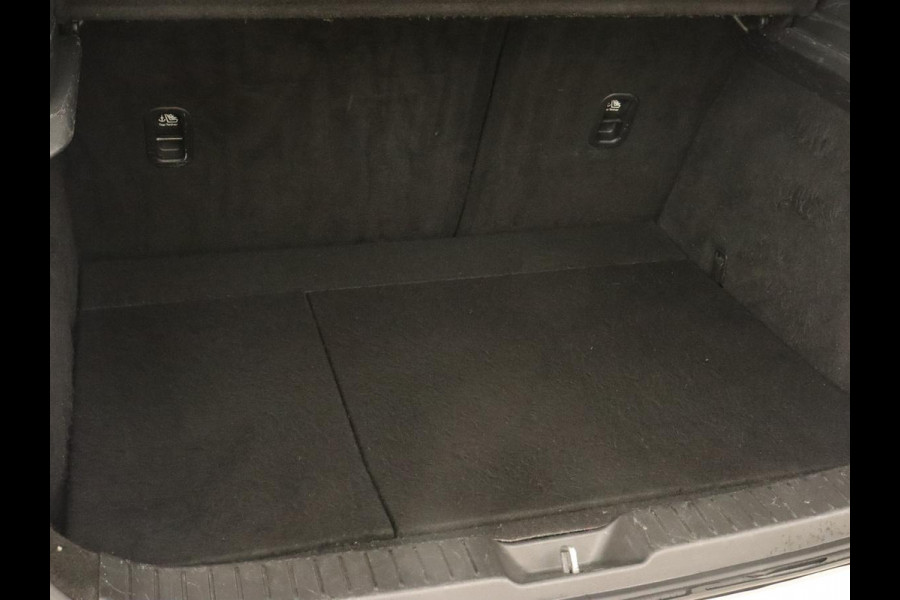 Mazda CX-30 2.0 eSkyActiv-X Comfort | Stoel & stuurverwarming | Head-Up | Adaptive cruise | Camera | Carplay | Full LED | Navigatie | Climate control