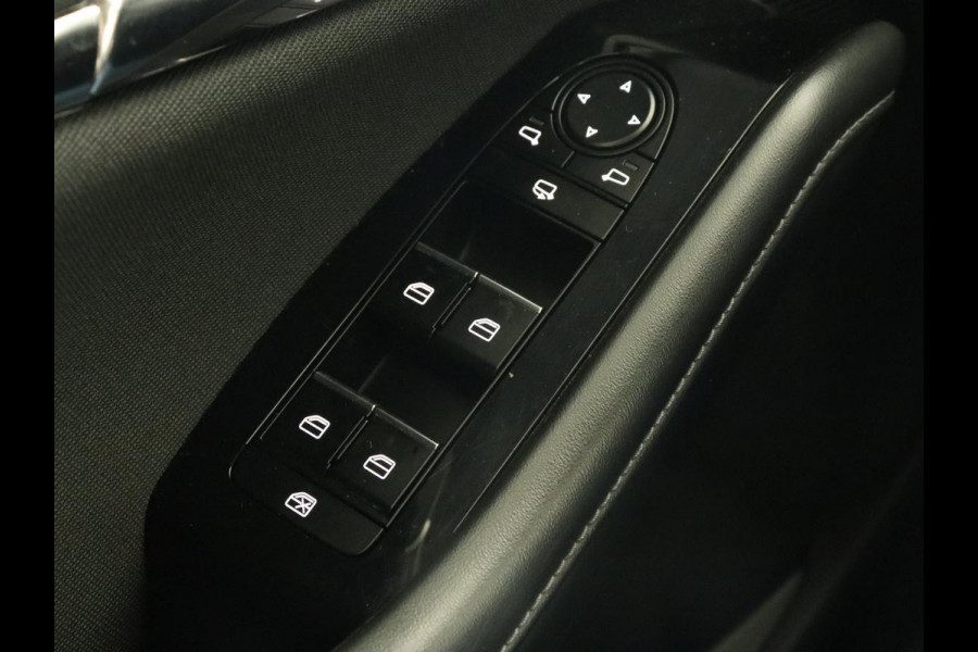 Mazda CX-30 2.0 eSkyActiv-X Comfort | Stoel & stuurverwarming | Head-Up | Adaptive cruise | Camera | Carplay | Full LED | Navigatie | Climate control