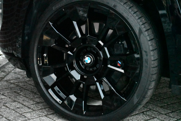 BMW XM V8 650pk 30kWH | B&W | Trekh | 23inch | DA-Prof | M-Drivers pack