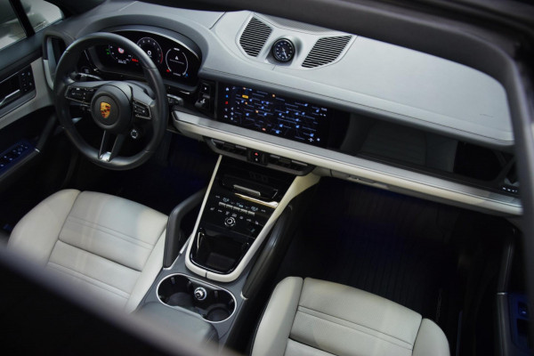 Porsche Cayenne 3.0 E-Hybrid Panoramadak|Nw.Model|Bose|Org.NL|Lane-Ass|360 view|