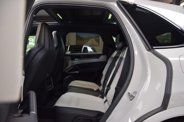 Porsche Cayenne 3.0 E-Hybrid Panoramadak|Nw.Model|Bose|Org.NL|Lane-Ass|360 view|