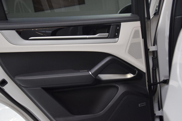 Porsche Cayenne 3.0 E-Hybrid Panoramadak|Nw.Model|Bose|Org.NL|Lane-Ass|360 view|
