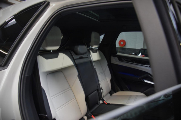 Porsche Cayenne 3.0 E-Hybrid Panoramadak|Nw.Model|Bose|Org.NL|Lane-Ass|360 view|