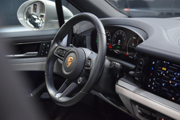 Porsche Cayenne 3.0 E-Hybrid Panoramadak|Nw.Model|Bose|Org.NL|Lane-Ass|360 view|