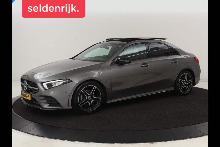 Mercedes-Benz A-Klasse 180d AMG Night | Panoramadak | Trekhaak | Stoelverwarming | Camera | Widescreen | Navigatie | Full LED | Leder/Alcantara