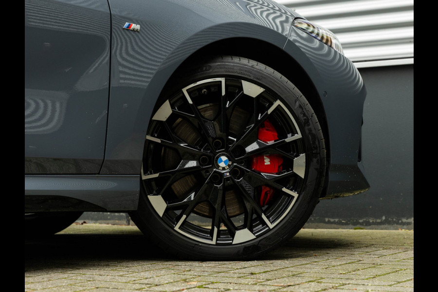 BMW 1-serie M135 xDrive M-Sport Pro - Pano - Harman Kardon - Driving Ass Plus
