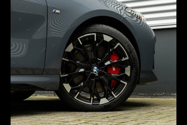 BMW 1-serie M135 xDrive M-Sport Pro - Pano - Harman Kardon - Driving Ass Plus