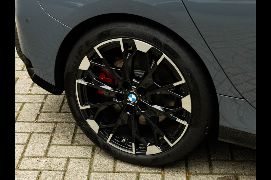 BMW 1-serie M135 xDrive M-Sport Pro - Pano - Harman Kardon - Driving Ass Plus