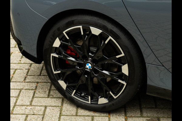 BMW 1-serie M135 xDrive M-Sport Pro - Pano - Harman Kardon - Driving Ass Plus