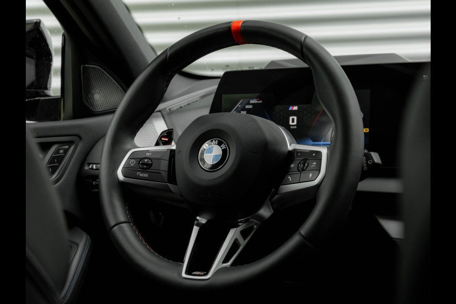 BMW 1-serie M135 xDrive M-Sport Pro - Pano - Harman Kardon - Driving Ass Plus