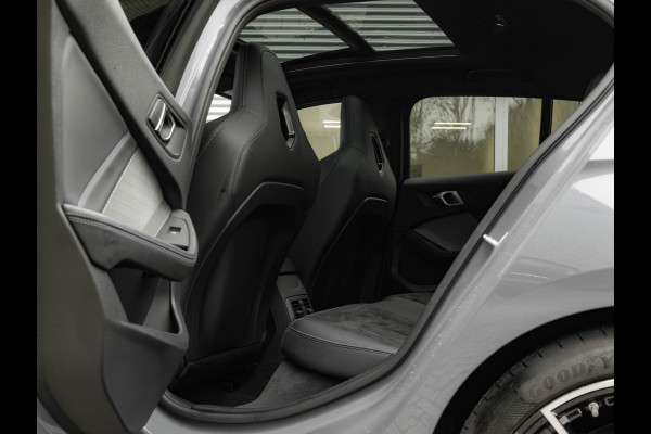 BMW 1-serie M135 xDrive M-Sport Pro - Pano - Harman Kardon - Driving Ass Plus