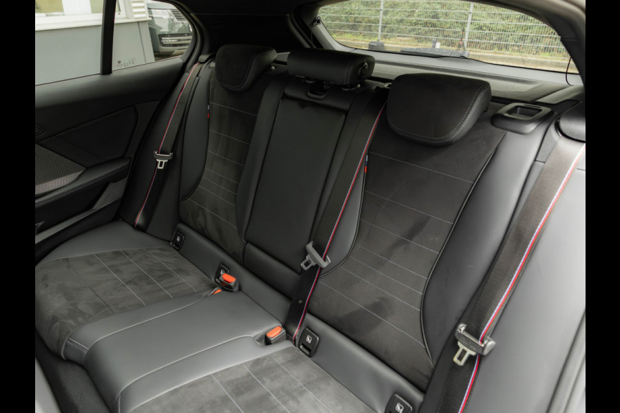 BMW 1-serie M135 xDrive M-Sport Pro - Pano - Harman Kardon - Driving Ass Plus