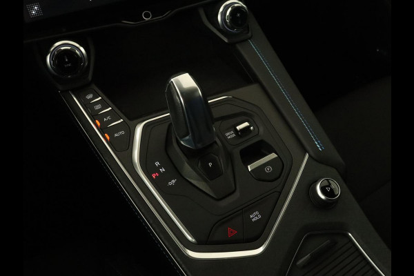 Lynk & Co 01 1.5 Plug In | Panoramadak | Infinity by Harman | Camera | Adaptive cruise | Stoelverwarming | Carplay | Memory | Full LED | PHEV