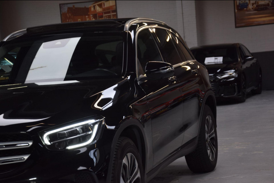Mercedes-Benz GLC 300e 4MATIC Panoramadak|Dealer onderhouden|ACC|360 view|