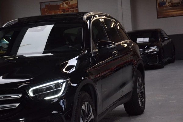 Mercedes-Benz GLC 300e 4MATIC Panoramadak|Dealer onderhouden|ACC|360 view|